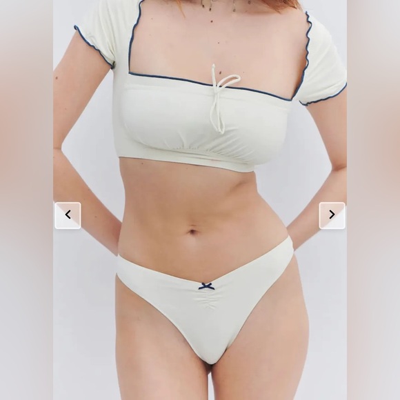 Frankie’s Bikini Set - Picture 2 of 7